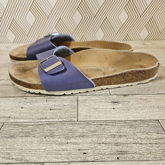 Birkenstock Lavender Slide Sandals - Picture 4 of 11